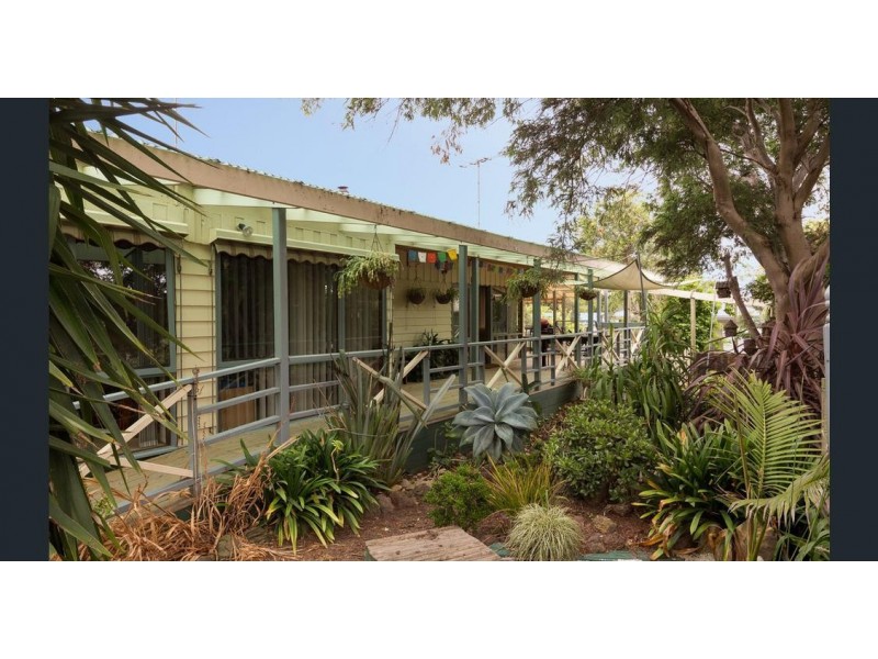 50 Justice Road, Cowes VIC 3922