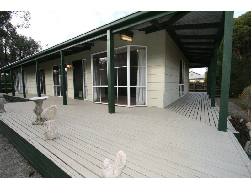 4 Outlook Drive, Cowes VIC 3922