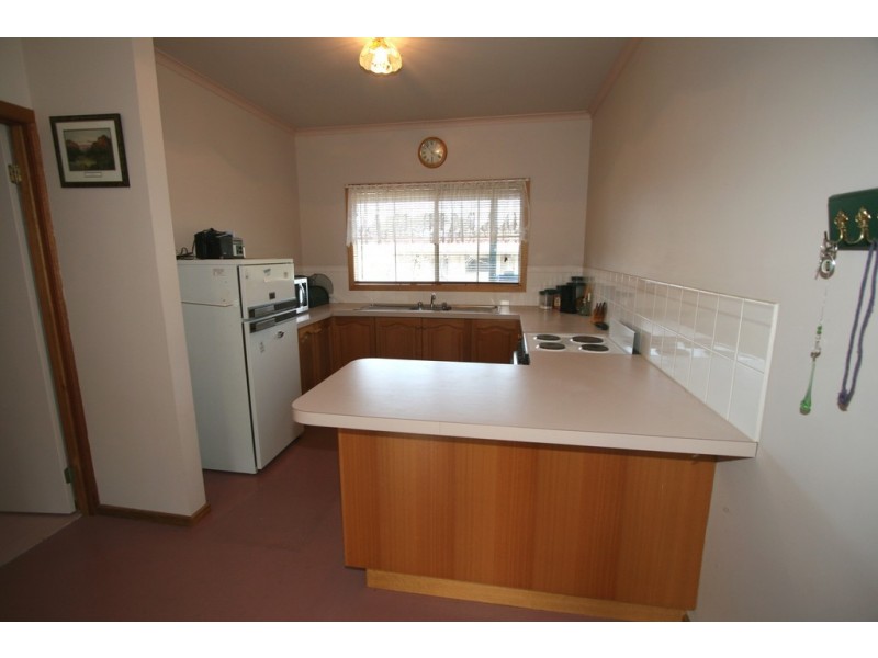 4 Outlook Drive, Cowes VIC 3922