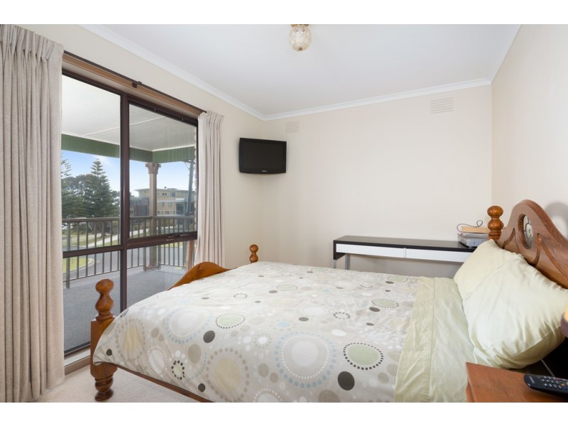 6 Walpole Street, Cowes VIC 3922