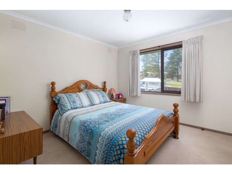 6 Walpole Street, Cowes VIC 3922
