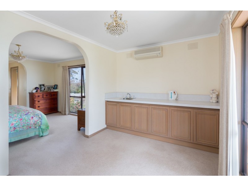 6 Walpole Street, Cowes VIC 3922