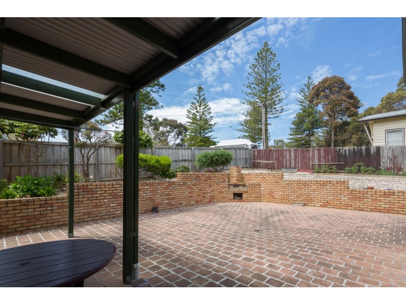 6 Walpole Street, Cowes VIC 3922