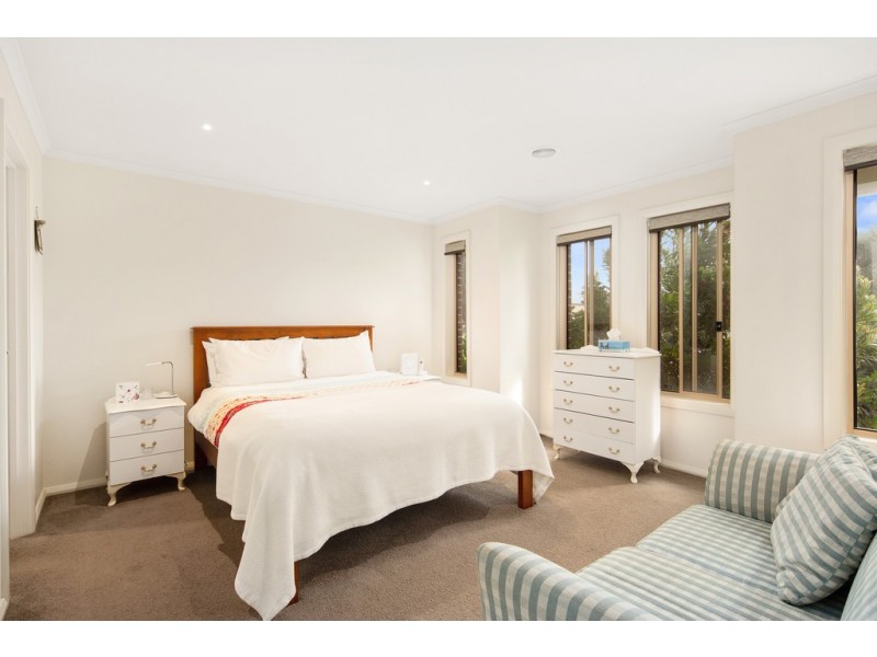 9 Rosella Grove, Cowes VIC 3922