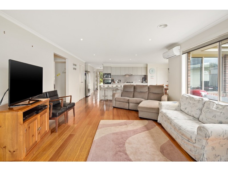 9 Rosella Grove, Cowes VIC 3922