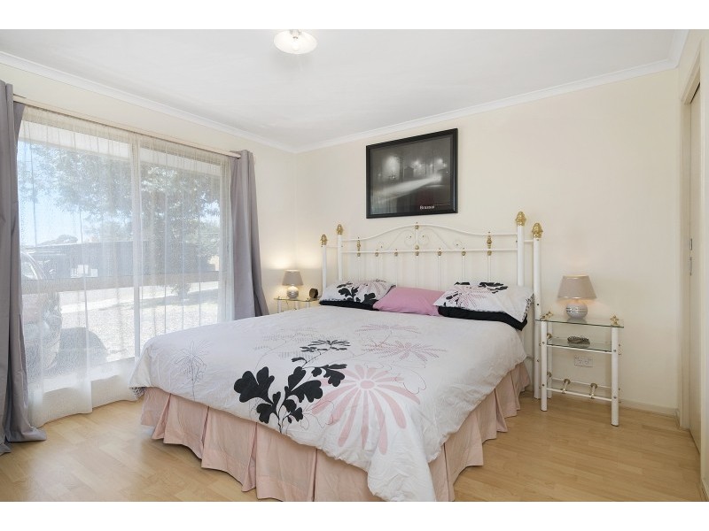 22 Seascape Ave, Cowes VIC 3922