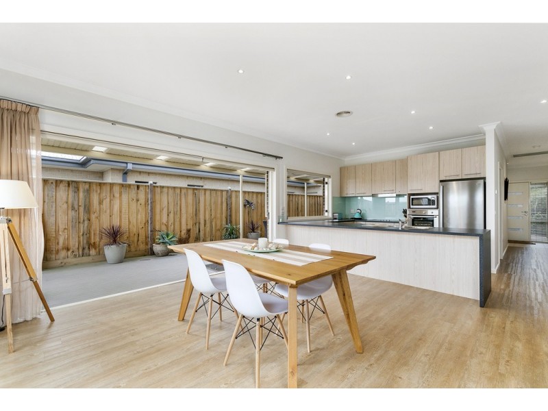 2/60 McKenzie Road, Cowes VIC 3922