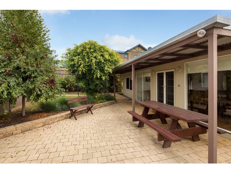 27 Church Street, Cowes VIC 3922