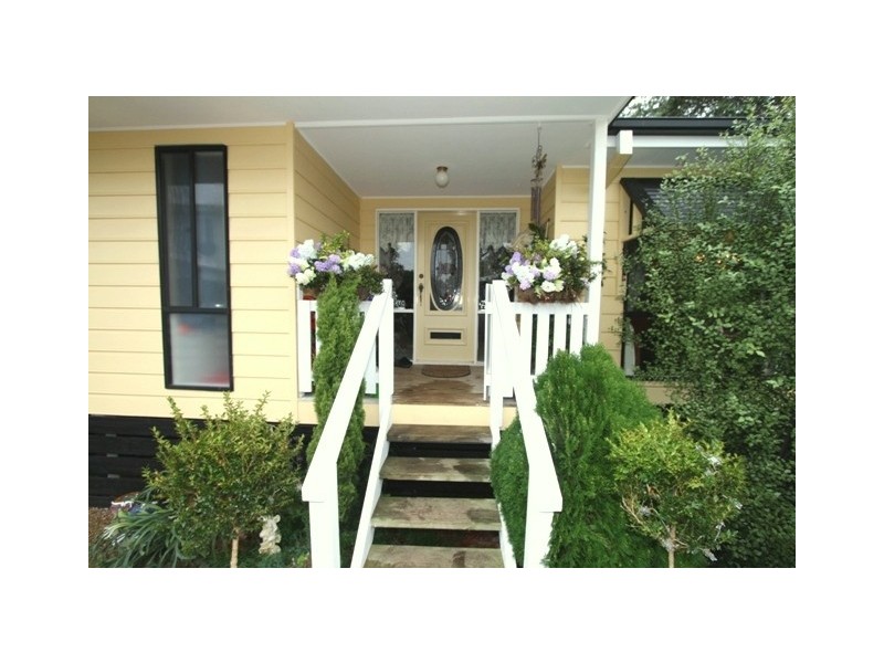 42 Terry Crescent, Wimbledon Heights VIC 3922