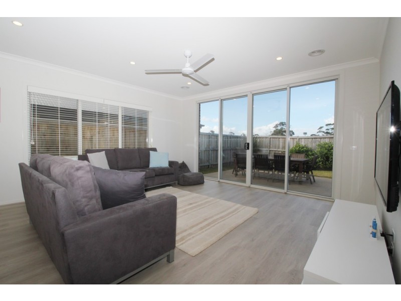 9 Currawong Close, Cowes VIC 3922