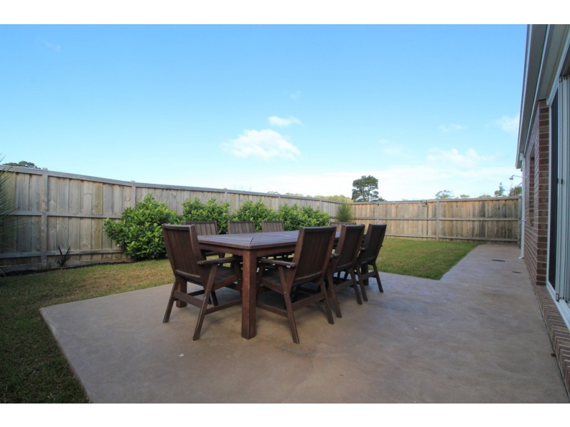 9 Currawong Close, Cowes VIC 3922