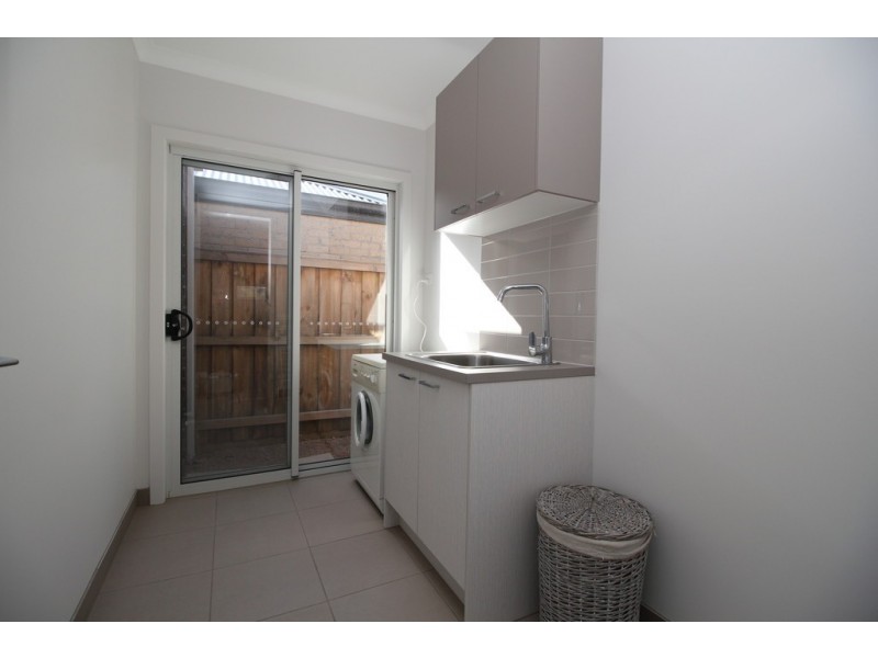 9 Currawong Close, Cowes VIC 3922