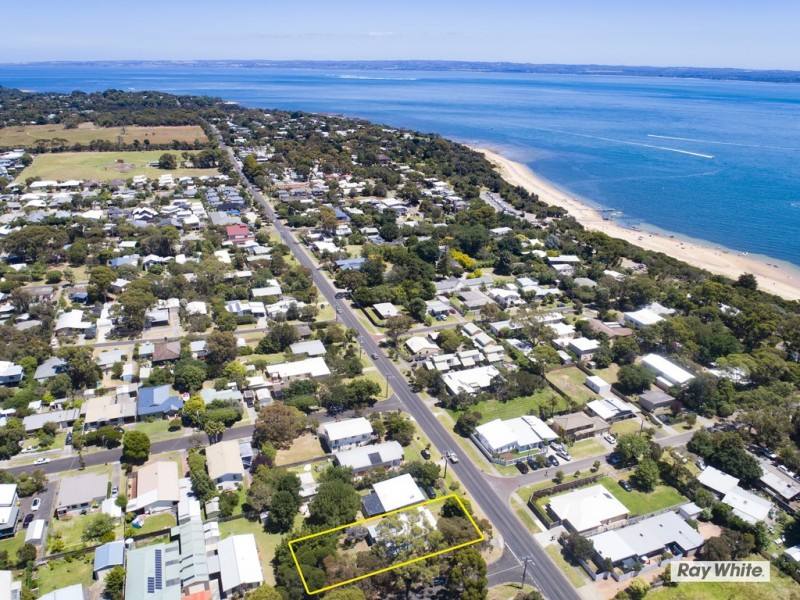 213 Church Street, Cowes VIC 3922