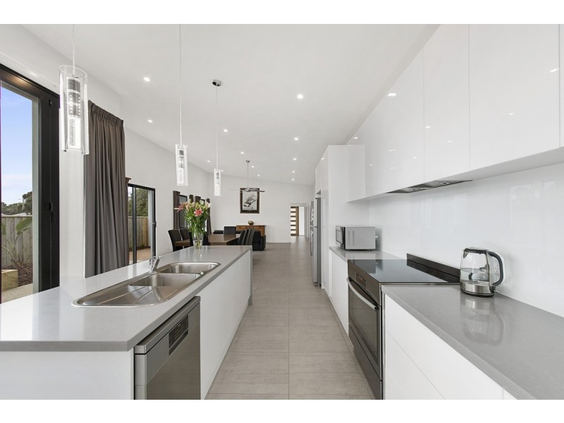 24 Castle Combe Circuit, Cowes VIC 3922