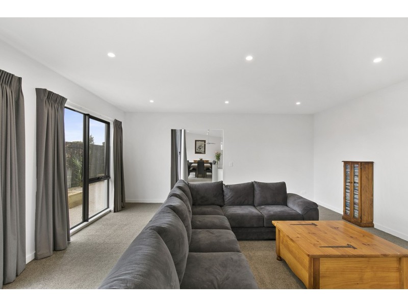 24 Castle Combe Circuit, Cowes VIC 3922