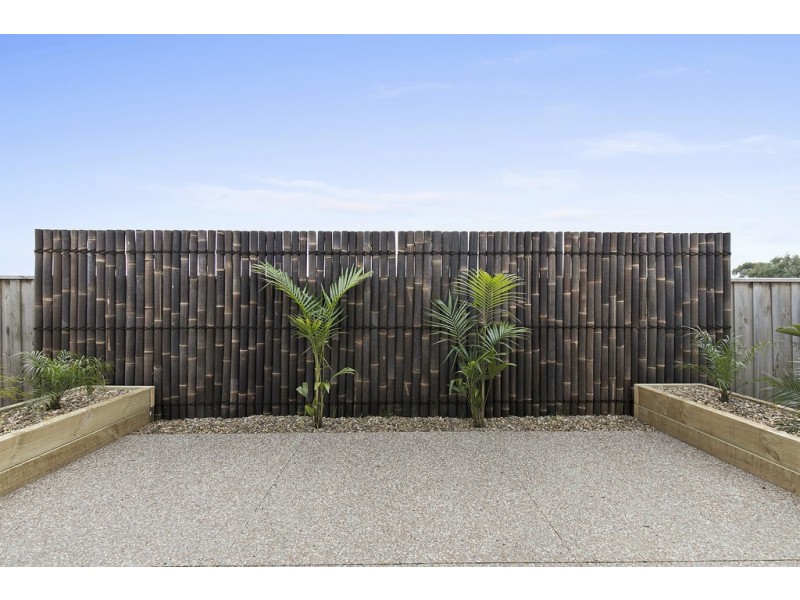 24 Castle Combe Circuit, Cowes VIC 3922