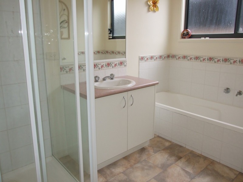 4 Chloe Close, Cowes VIC 3922