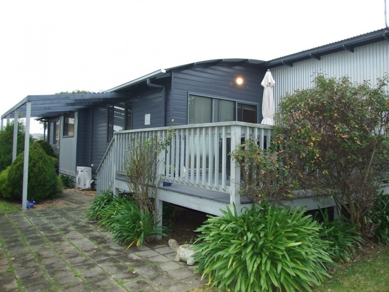 4 Chloe Close, Cowes VIC 3922