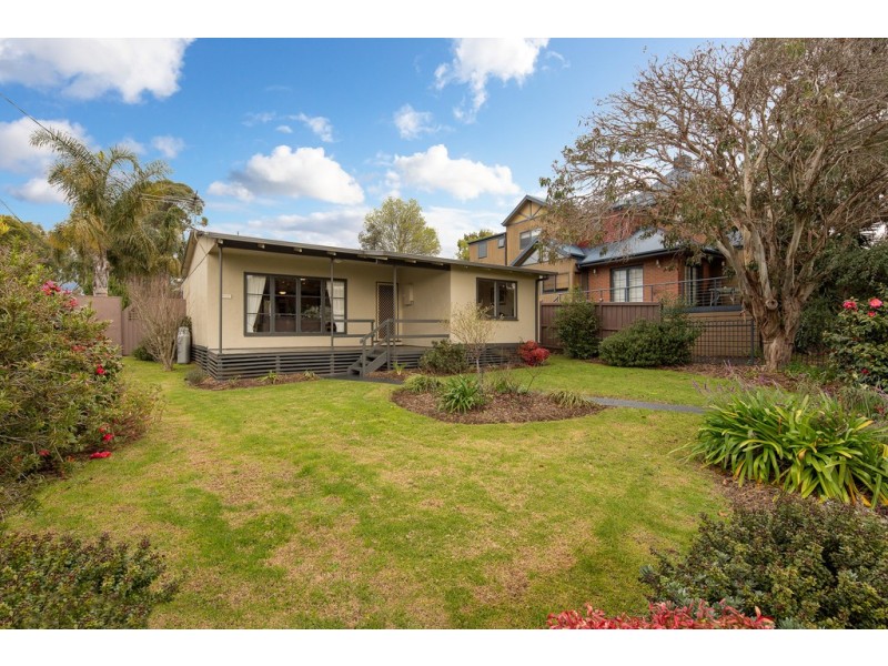 27 Church Street, Cowes VIC 3922