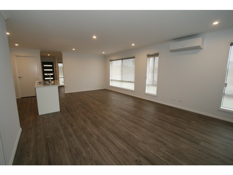 47 Boardwalk Blvd, Cowes VIC 3922