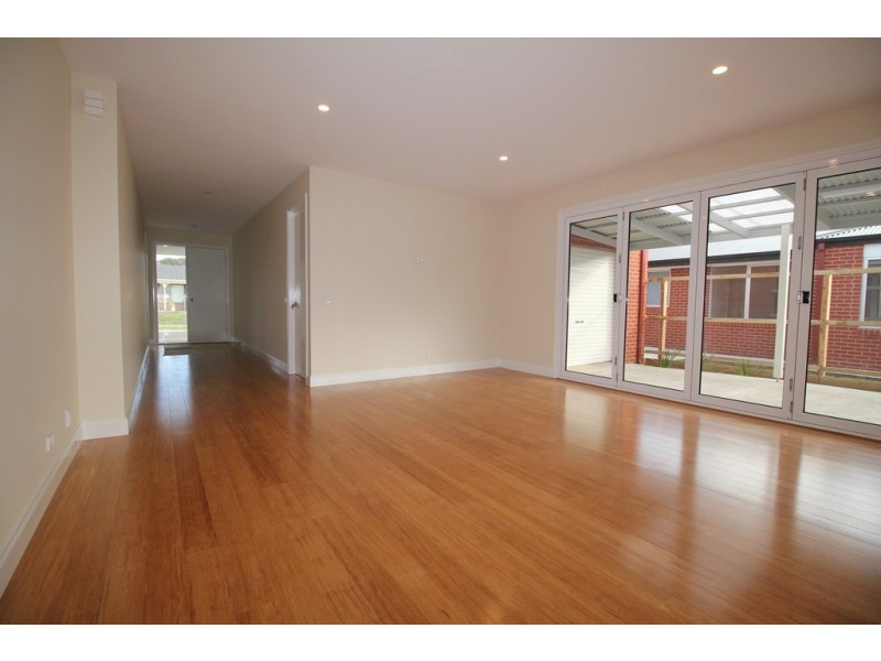 13 Thruxton Street, Cowes VIC 3922