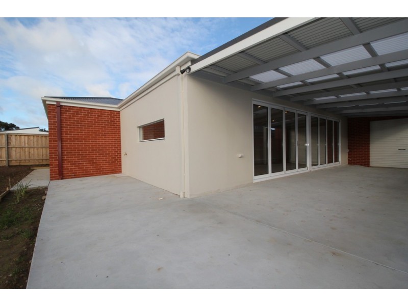 13 Thruxton Street, Cowes VIC 3922