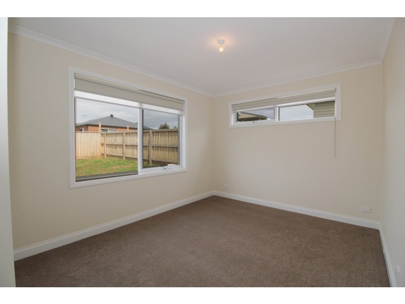 13 Thruxton Street, Cowes VIC 3922