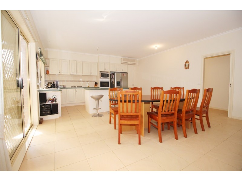 16 Malcalm Avenue, Surf Beach VIC 3922
