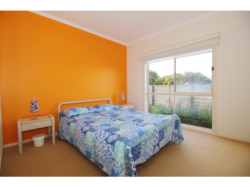 16 Malcalm Avenue, Surf Beach VIC 3922