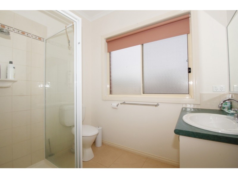 16 Malcalm Avenue, Surf Beach VIC 3922