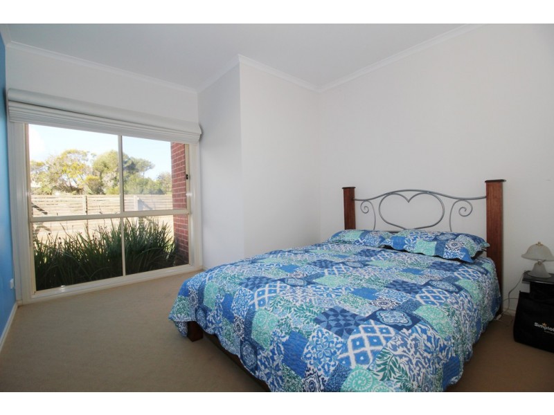 16 Malcalm Avenue, Surf Beach VIC 3922