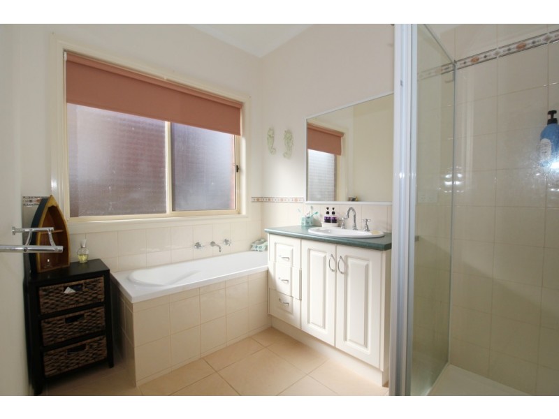 16 Malcalm Avenue, Surf Beach VIC 3922