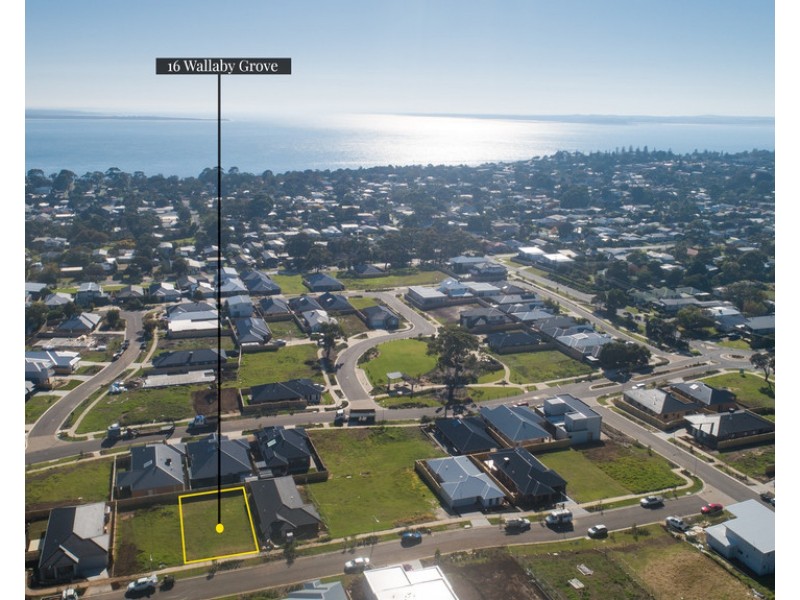 16 Wallaby Grove, Cowes VIC 3922