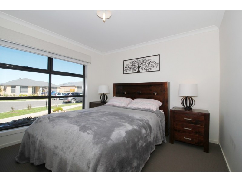 13 Mitre Court, Cowes VIC 3922