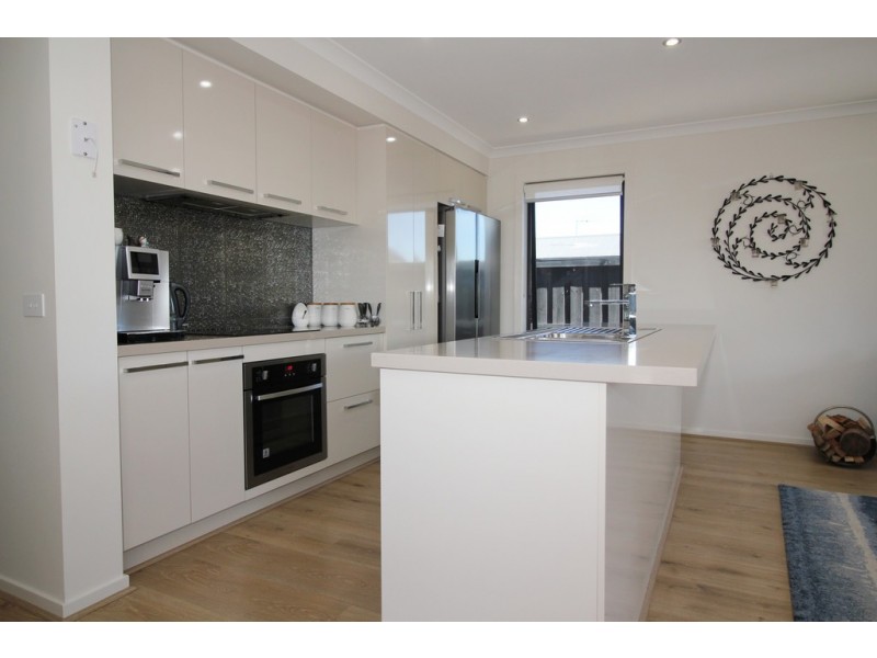 13 Mitre Court, Cowes VIC 3922