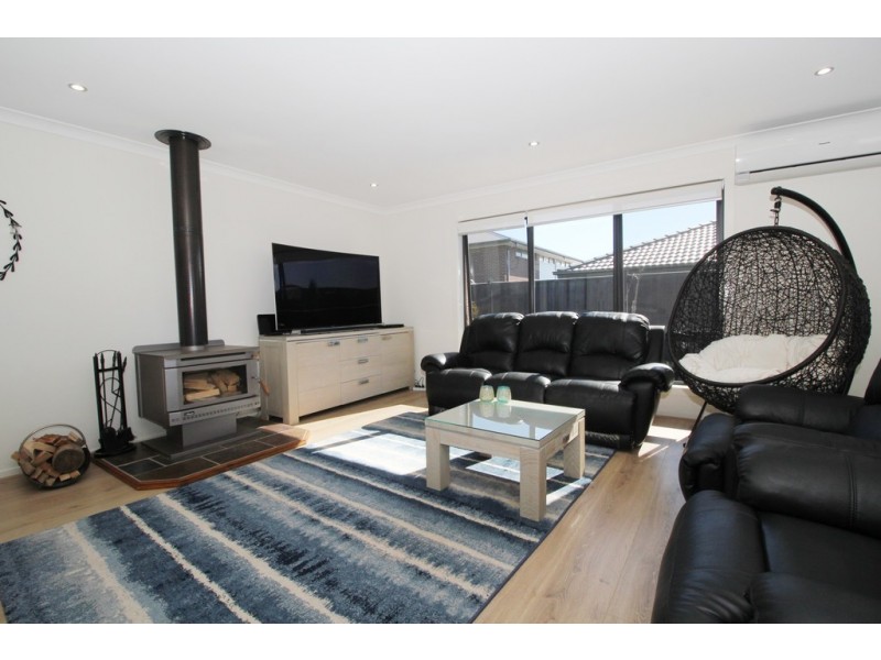 13 Mitre Court, Cowes VIC 3922