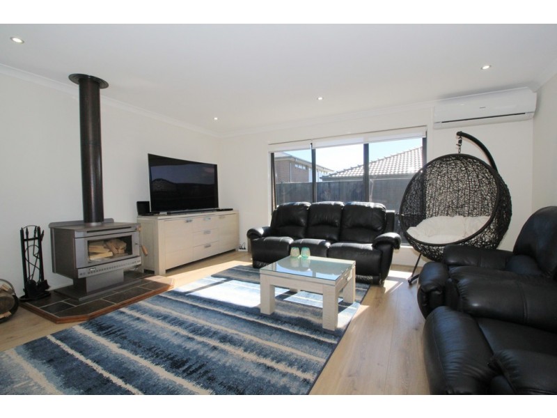 13 Mitre Court, Cowes VIC 3922