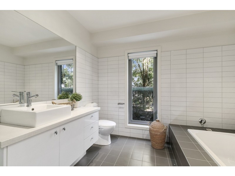 2/10-12 Medina Road, Cowes VIC 3922