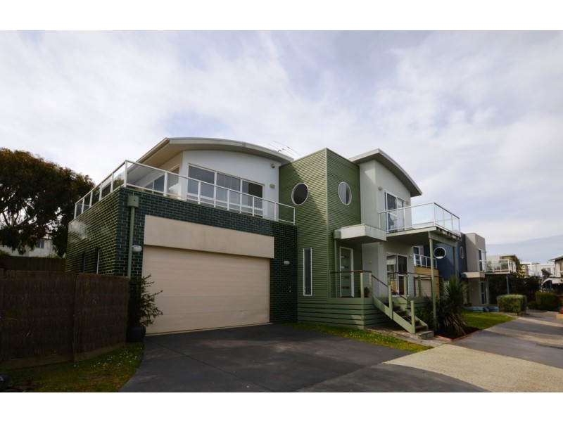 2/77-81 Penniwells Drive, San Remo VIC 3925