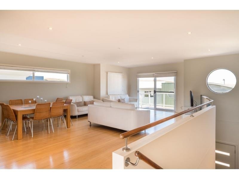2/77-81 Penniwells Drive, San Remo VIC 3925