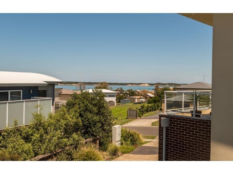 2/77-81 Penniwells Drive, San Remo VIC 3925
