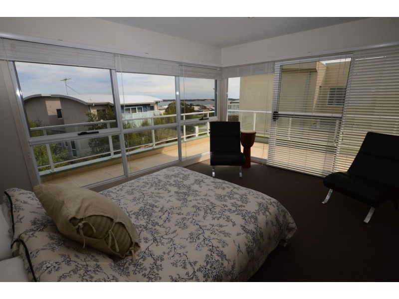 2/77-81 Penniwells Drive, San Remo VIC 3925