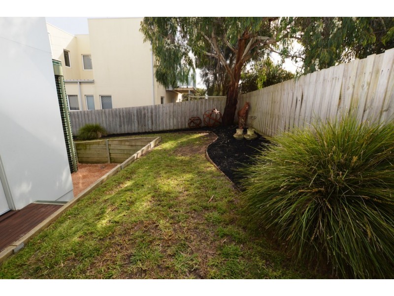 2/77-81 Penniwells Drive, San Remo VIC 3925