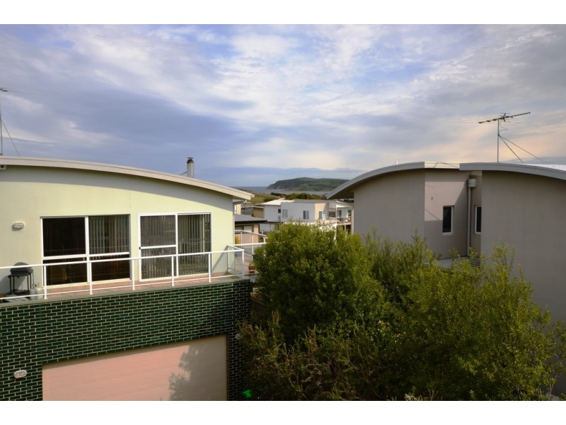2/77-81 Penniwells Drive, San Remo VIC 3925