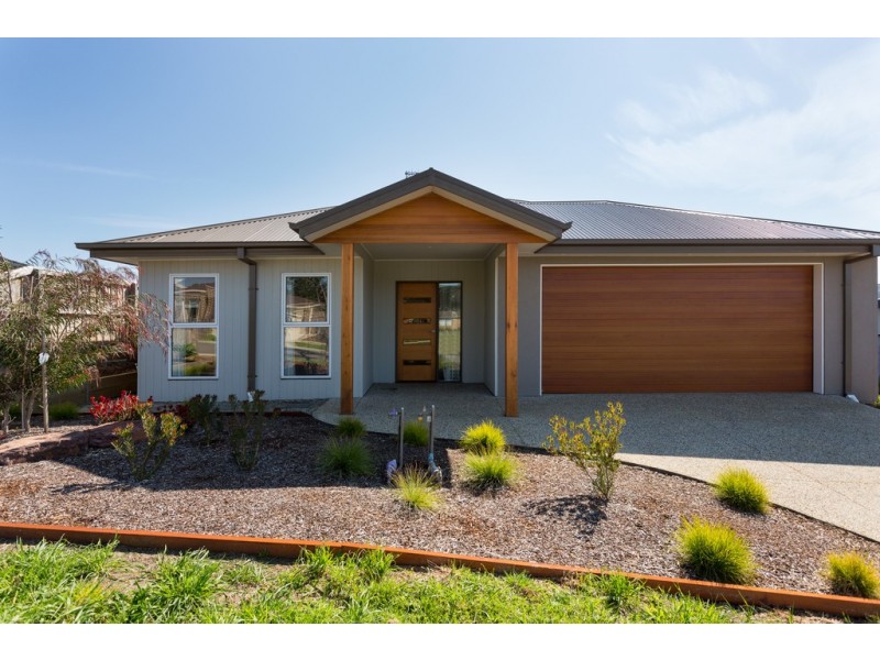 26 Castle Combe Circuit, Cowes VIC 3922