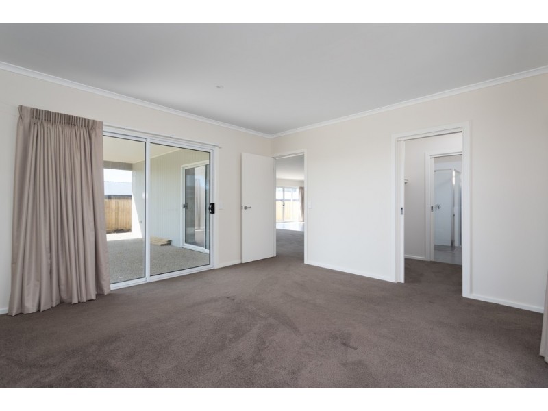 26 Castle Combe Circuit, Cowes VIC 3922