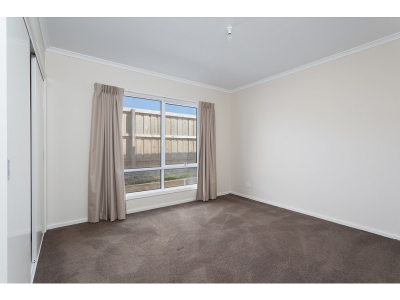 26 Castle Combe Circuit, Cowes VIC 3922