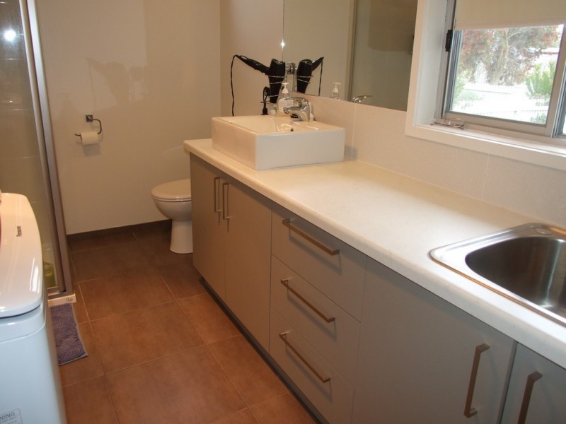 2 Albany Road, Cowes VIC 3922