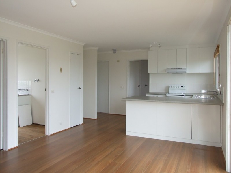 10 Page Avenue, Surf Beach VIC 3922