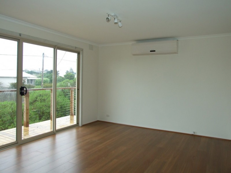 10 Page Avenue, Surf Beach VIC 3922